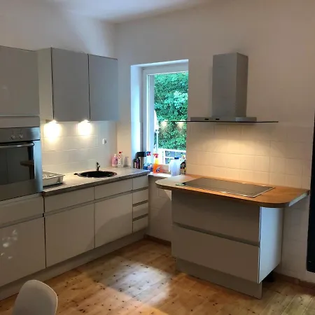 Nuerburgring M. Parkplatz - Klima - Garten Und Viel Platz