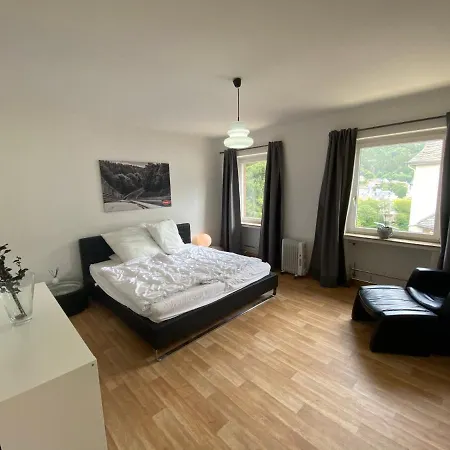 Nuerburgring M. Parkplatz - Klima - Garten Und Viel Platz