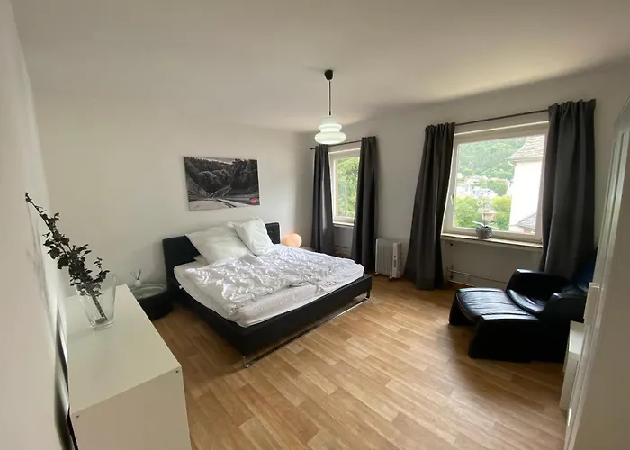 Nuerburgring M. Parkplatz - Klima - Garten Und Viel Platz