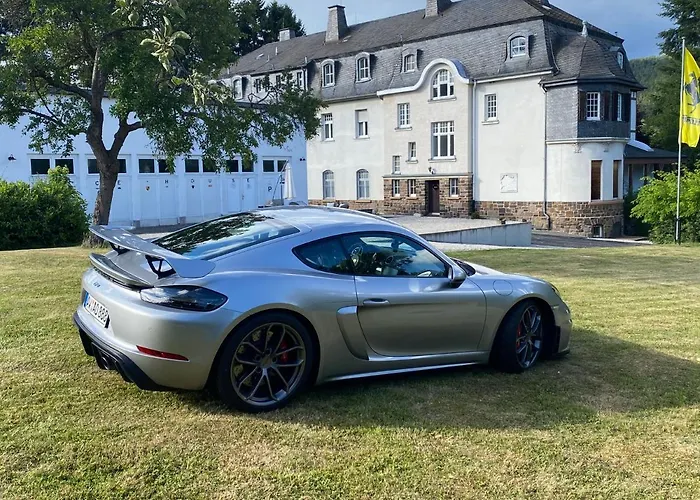 Nuerburgring M. Parkplatz - Klima - Garten Und Viel Platz *