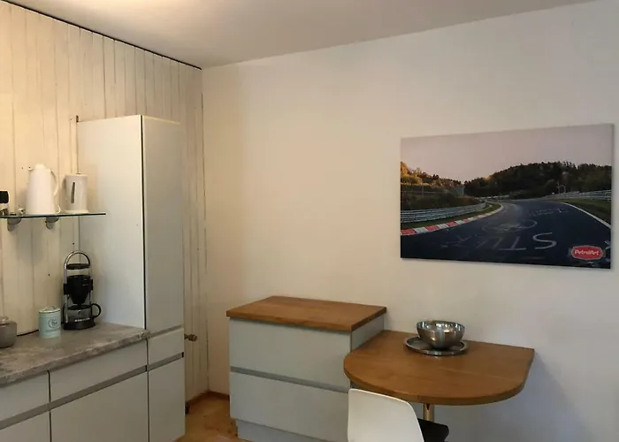 Nuerburgring M. Parkplatz - Klima - Garten Und Viel Platz Adenau