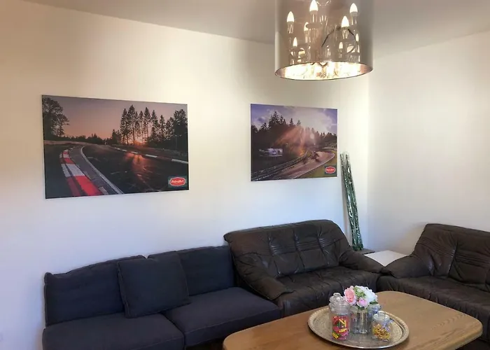 Nuerburgring M. Parkplatz - Klima - Garten Und Viel Platz *